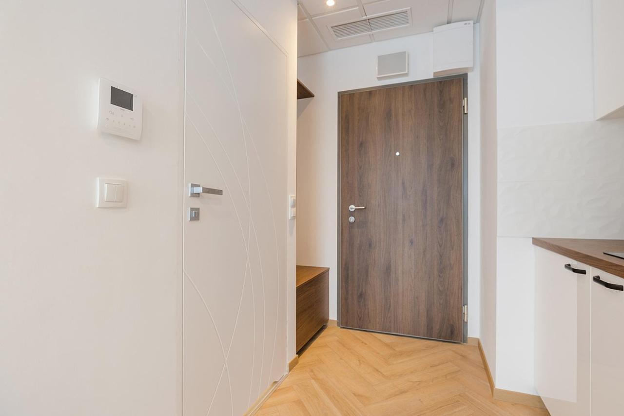 ורשה Kasprzaka 29 - Bezplatny Parking - Free Parking - Piekny Widok Na Centrum Miasta - Duzy Balkon - Smart Tv 55 Cali - Wifi - Better Rental מראה חיצוני תמונה